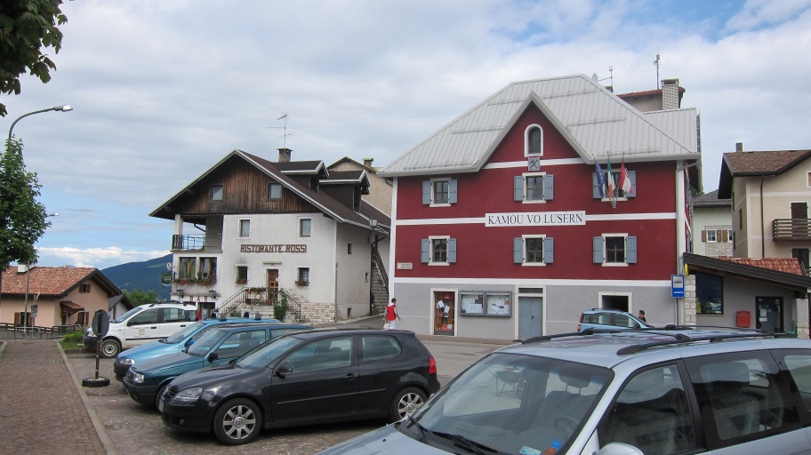 Bushaltestelle in Lusern